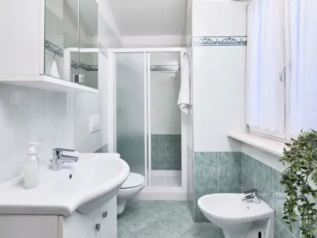 Freistehende Villa mit großem Innenhof BV7, Maison 7 personnes à Riva del Garda - Photo 3