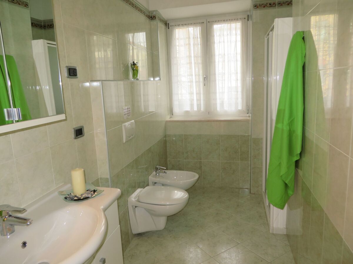 Appartement 7 pers. avec balcon à 100 m du lac de Garde - Photo 23