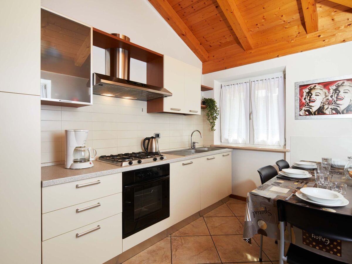 Appartement 2 chambres, grand balcon, 3e étage à Riva del Garda - Photo 2
