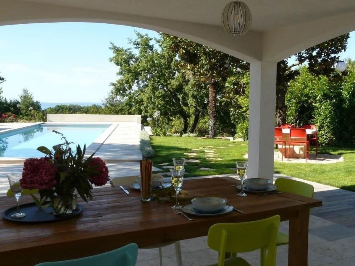 Villa d'Albisano avec piscine chauffée et 3 000 m² de terrain - Photo 5