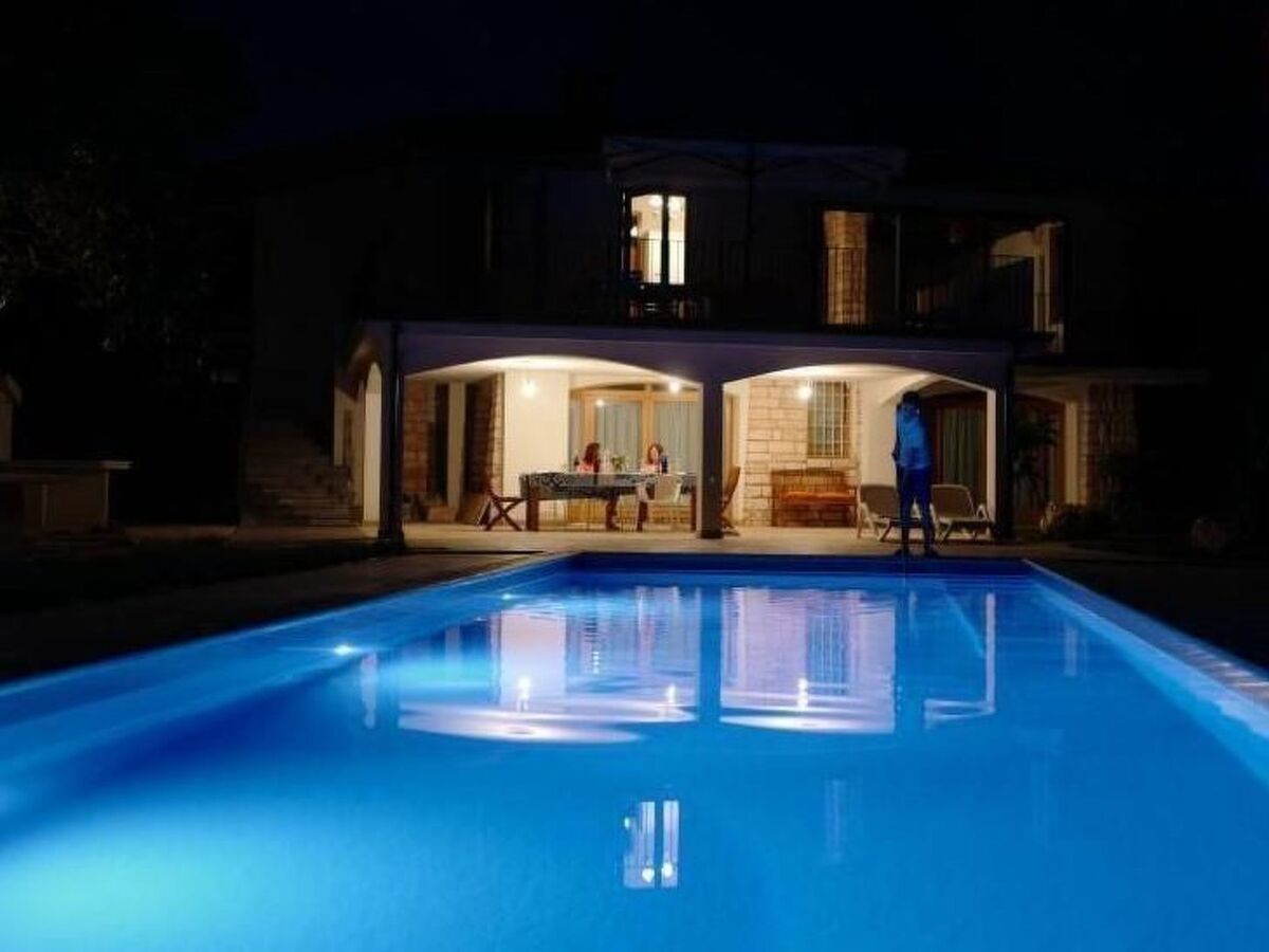 Villa d'Albisano avec piscine chauffée et 3 000 m² de terrain - Photo 9