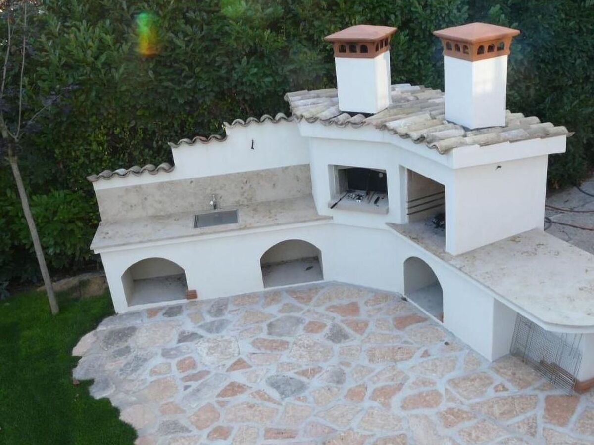 Villa d'Albisano avec piscine chauffée et 3 000 m² de terrain - Photo 10