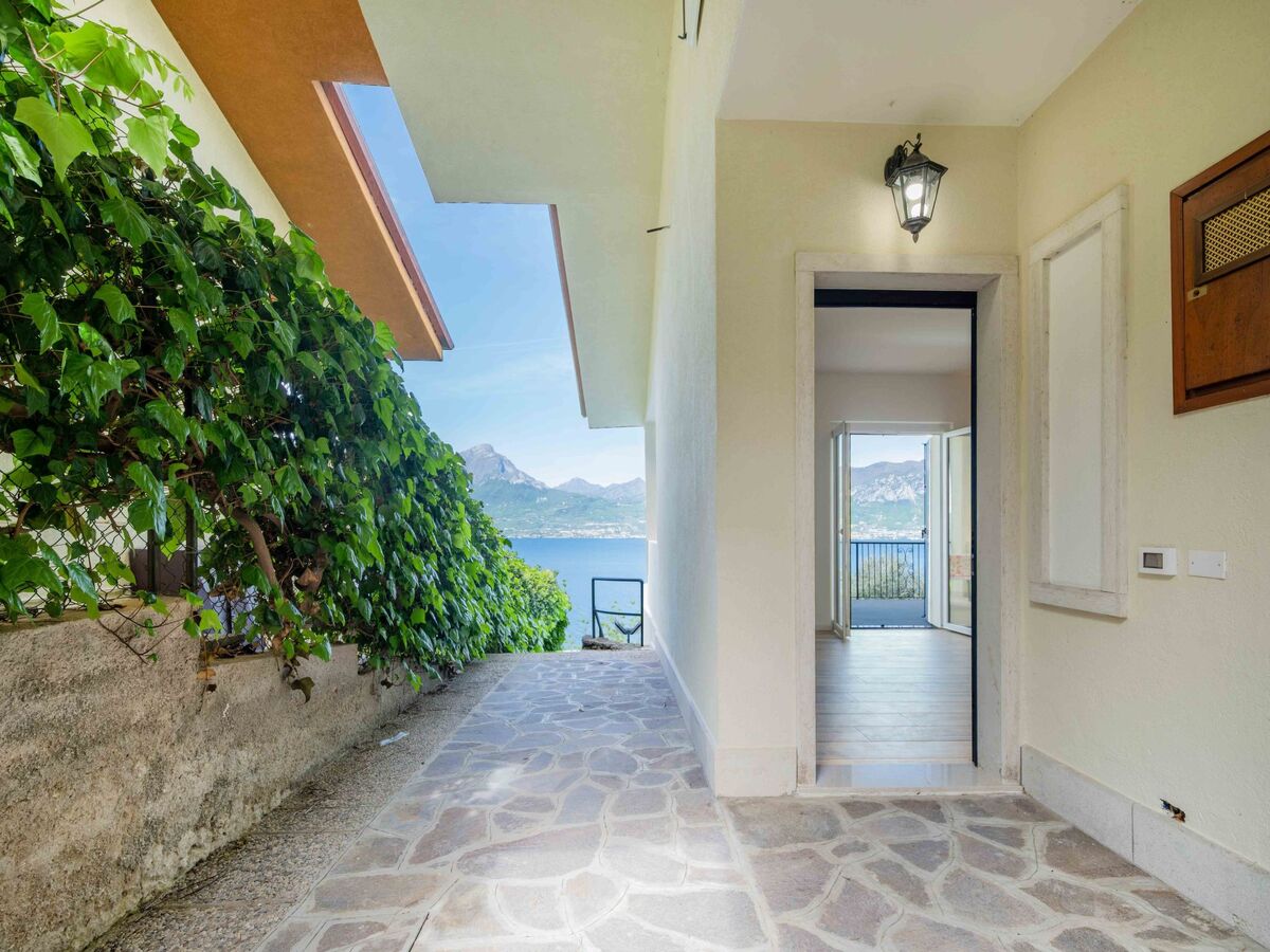 Villa avec piscine privée et vue lac à Albisano - Photo 13