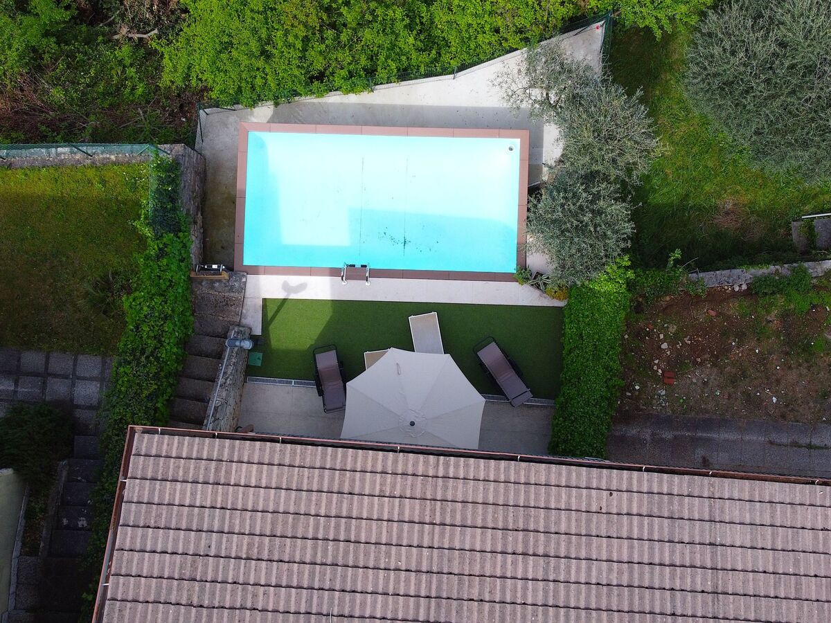 Villa avec piscine privée et vue lac à Albisano - Photo 17