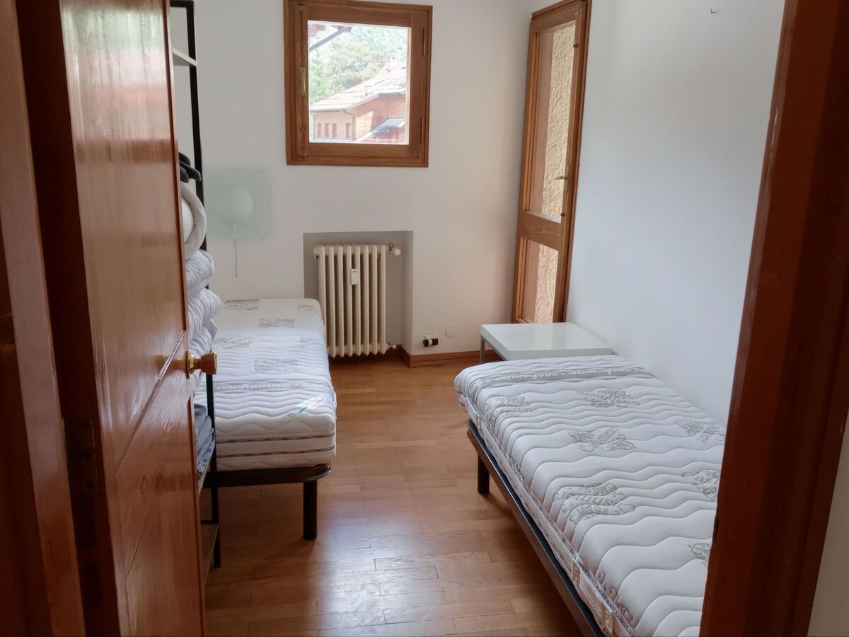 Appartement 2 chambres avec terrasse et vue montagne - Photo 2