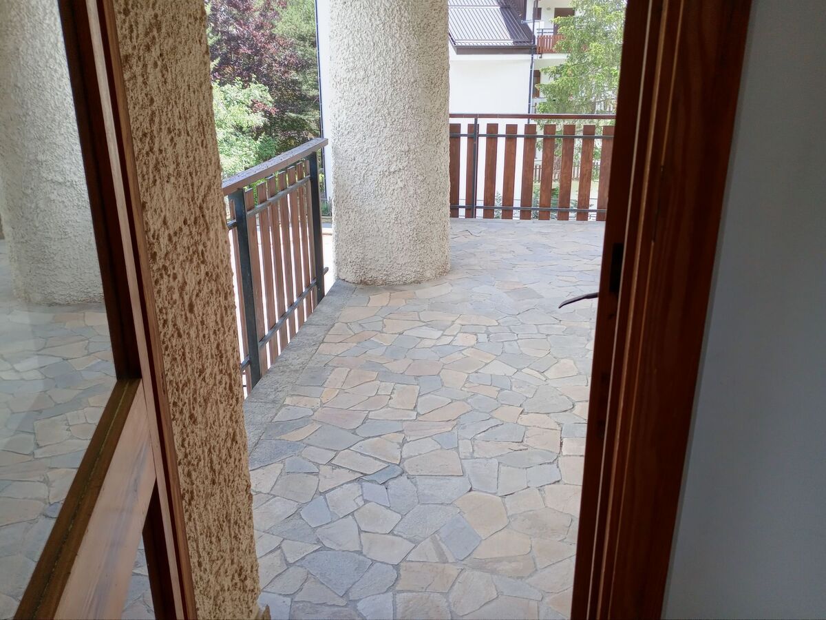 Appartement 2 chambres avec terrasse et vue montagne - Photo 3