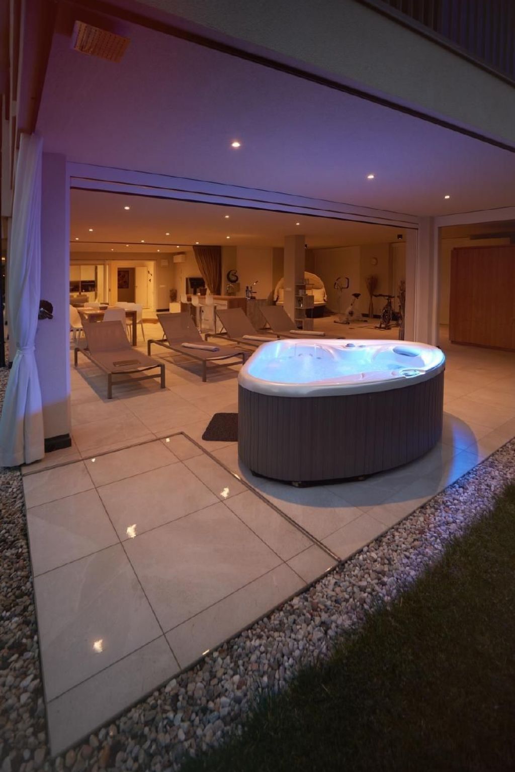 Apt 6 pers. avec piscine privée, sauna et jacuzzi à Postal - Photo 3