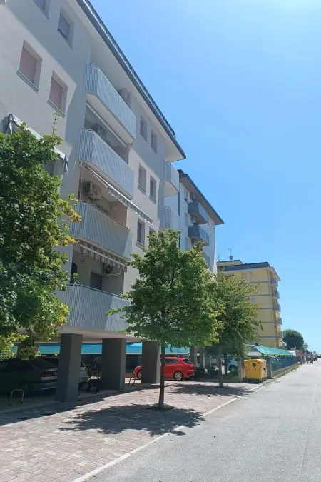 Lero – Appartement 100 m de la plage, terrasse : photo 8