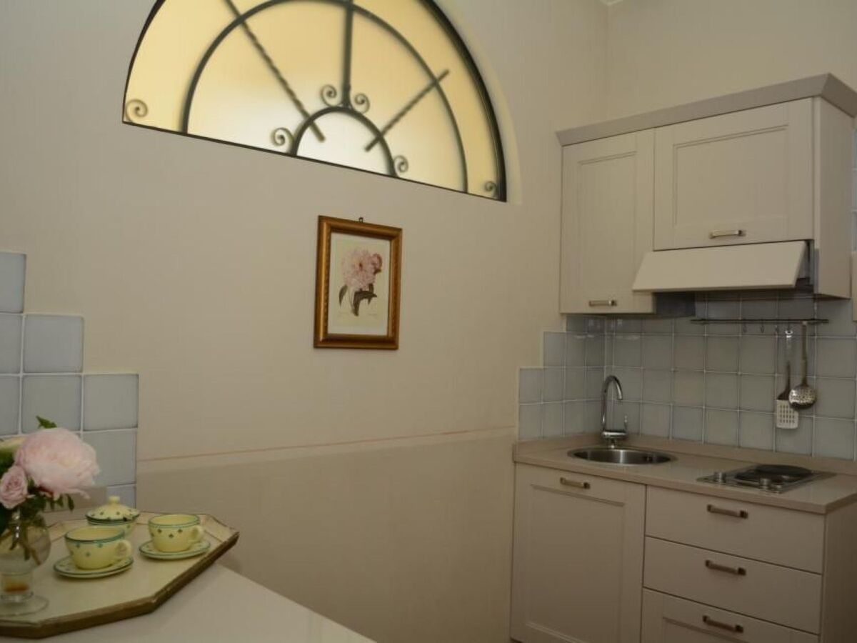 Appartement dans une tour en verre, vue sur la mer - Photo 7