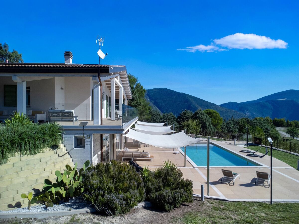 Villa Montefalcone, maison 8 pers. piscines intérieure & extérieure - Photo 14