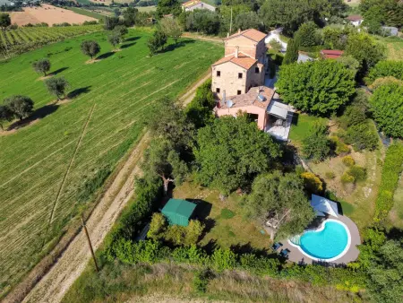 Location maison à Ostra, Villa Gelso mit Pool, Sauna und atemberaubender Aussicht