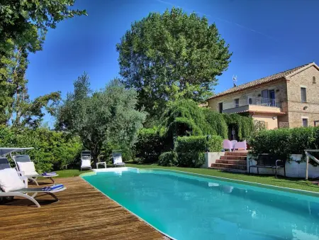 Location maison à Ostra, Haus der Musik 270m Veranda, Garten und Pool