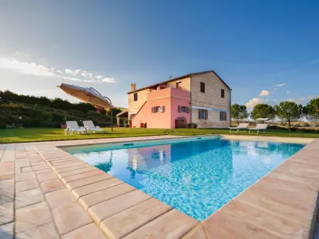 Location maison à Polverigi, Villa mit privatem Pool in der Nähe der adriatischen Strände