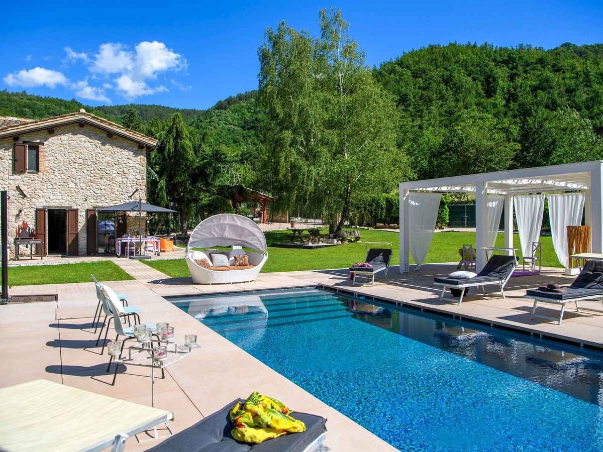 Casalino Galassi – Maison pierre piscine chauffée - Photo 1