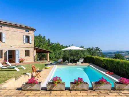 Location maison à Cessapalombo, Casa Felicità, Marche Ferienhäuser