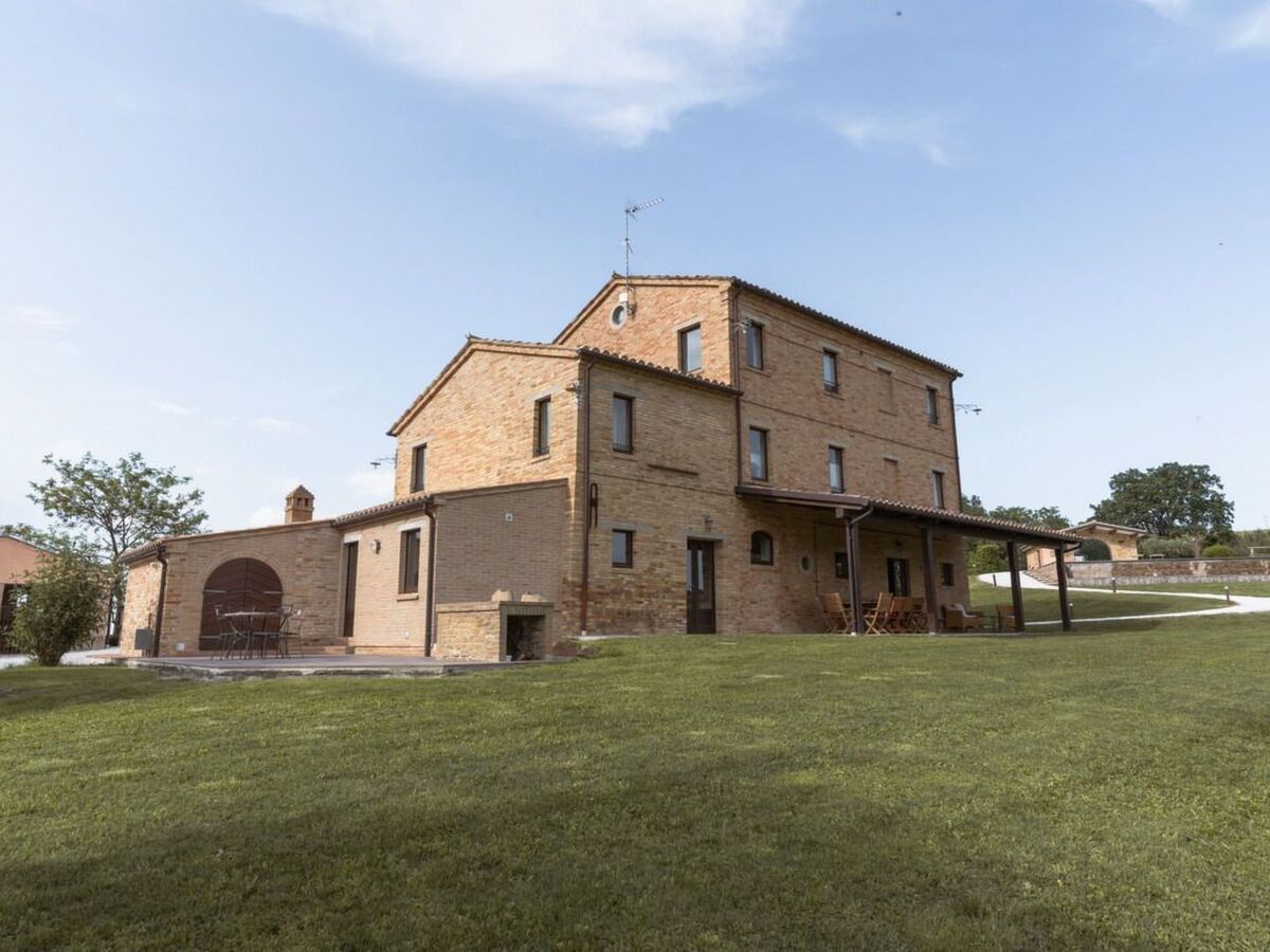 Villa Mara – Maison 6 chambres, pool et spa à Cessapalombo - Photo 9