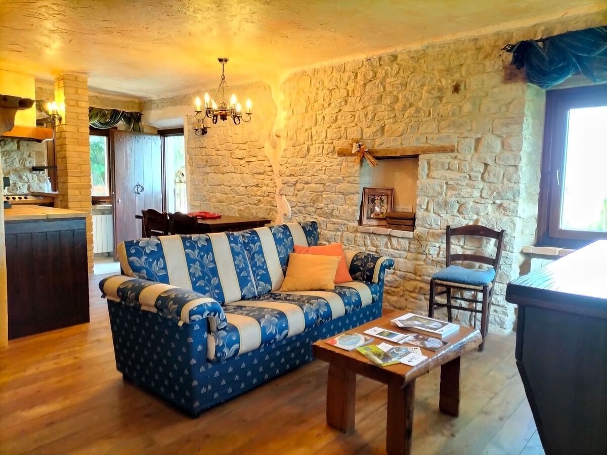 Appartement panoramique en pierre, Cessapalombo - Photo 6