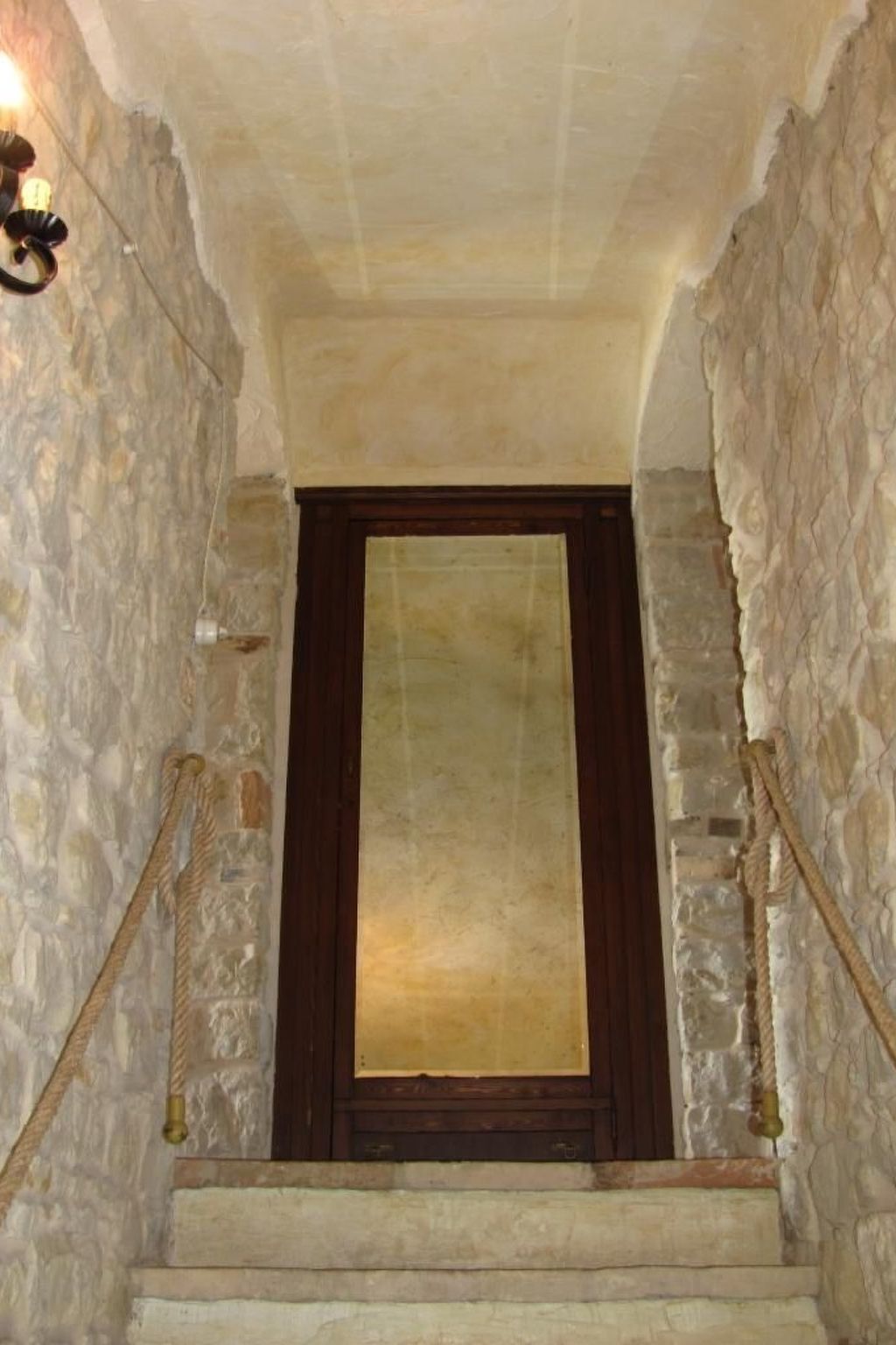 Appartement panoramique en pierre, Cessapalombo - Photo 10