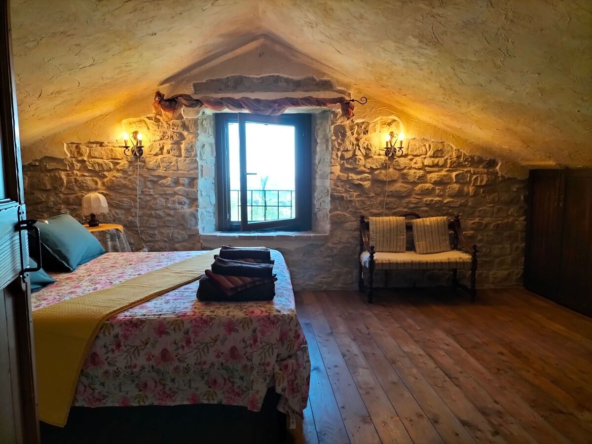 Appartement panoramique en pierre, Cessapalombo - Photo 11