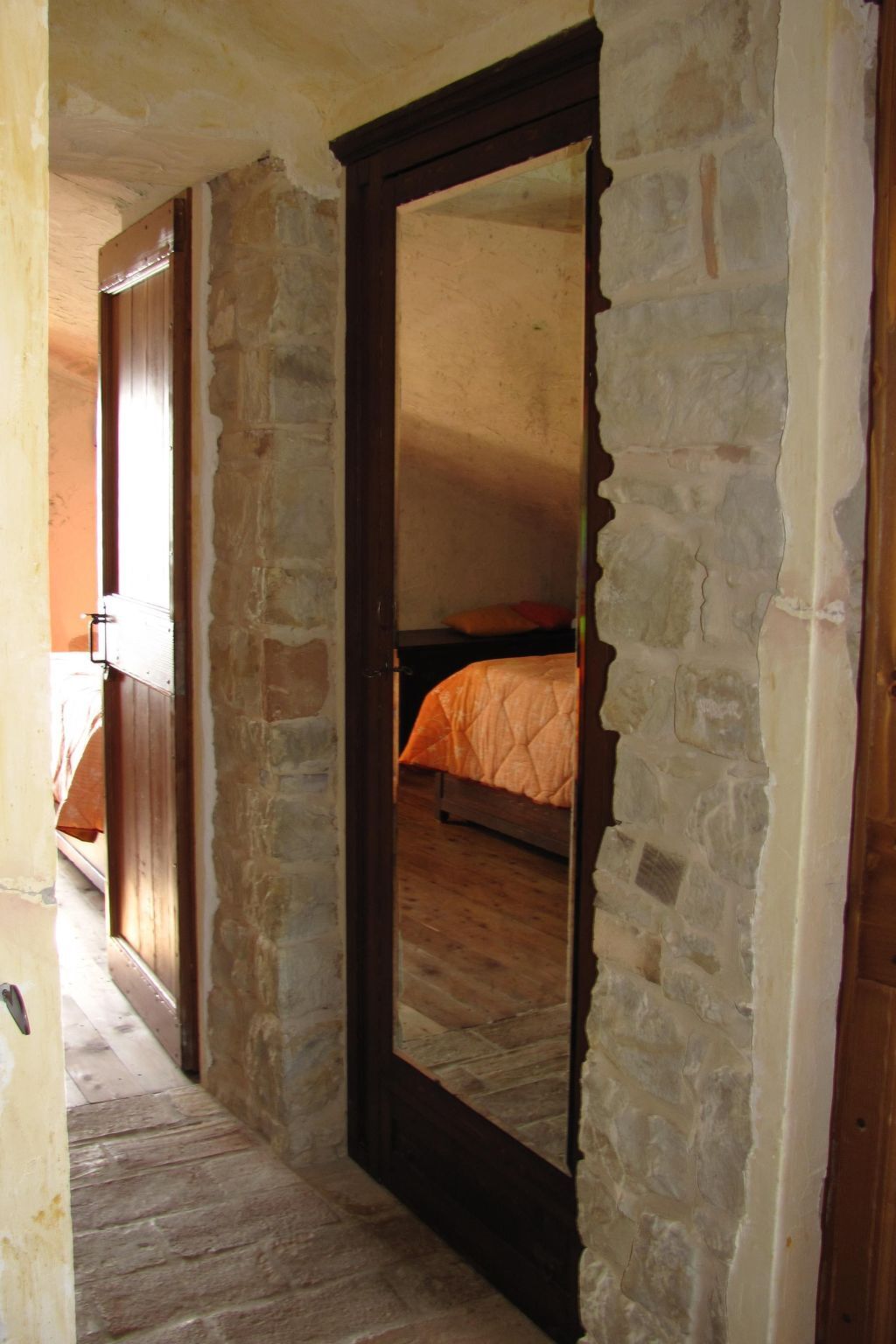 Appartement panoramique en pierre, Cessapalombo - Photo 13