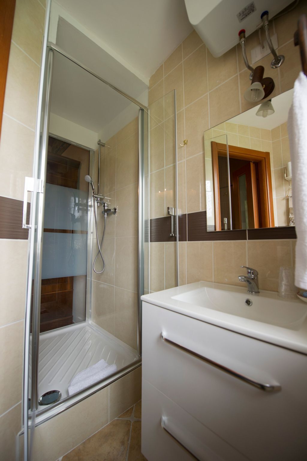 Chambre avec poutres apparentes à Roccafluvione - Photo 7