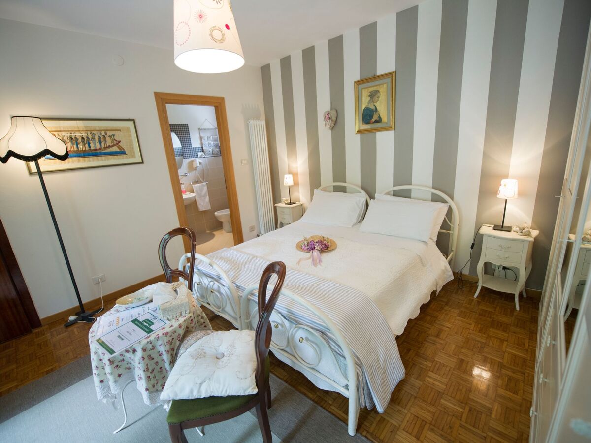 Flower Room à Roccafluvione, 25m² avec balcon - Photo 3