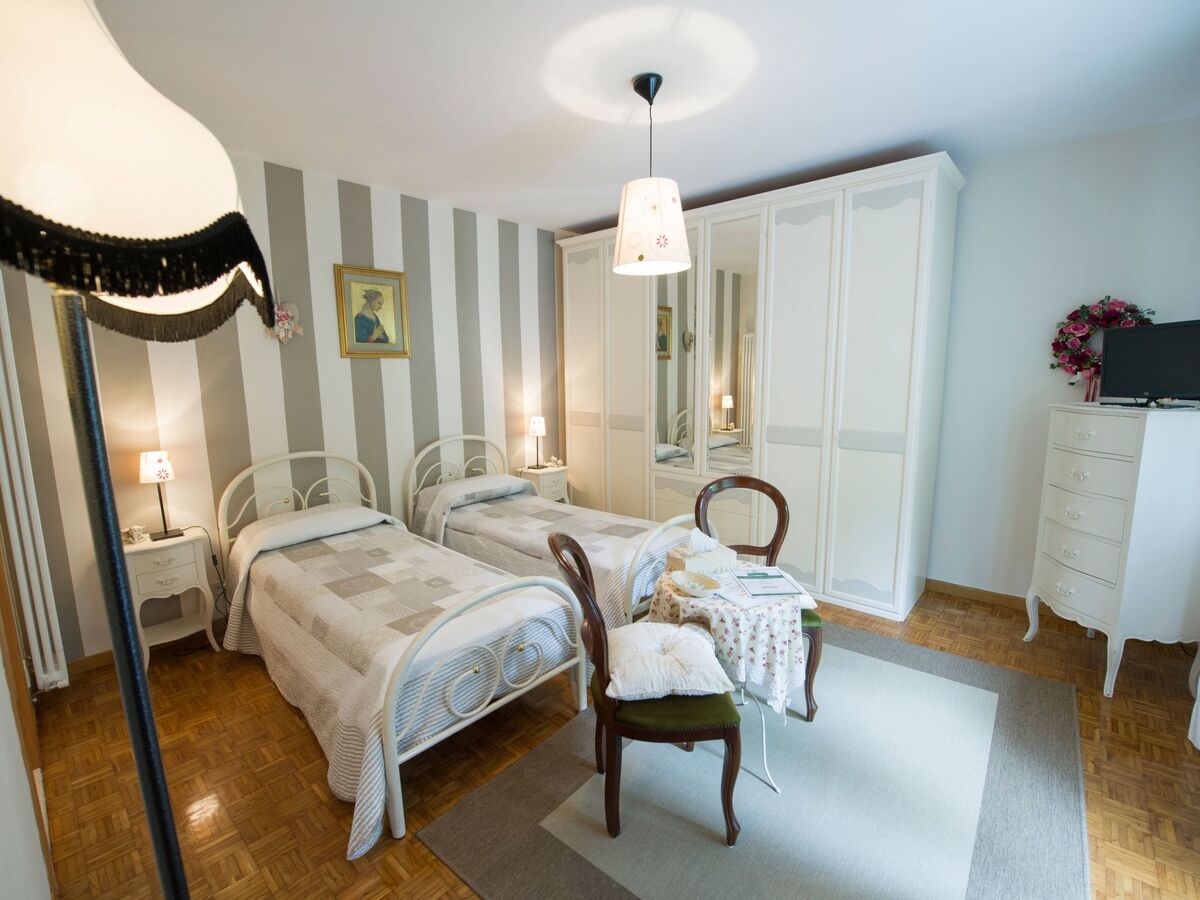Flower Room à Roccafluvione, 25m² avec balcon - Photo 10
