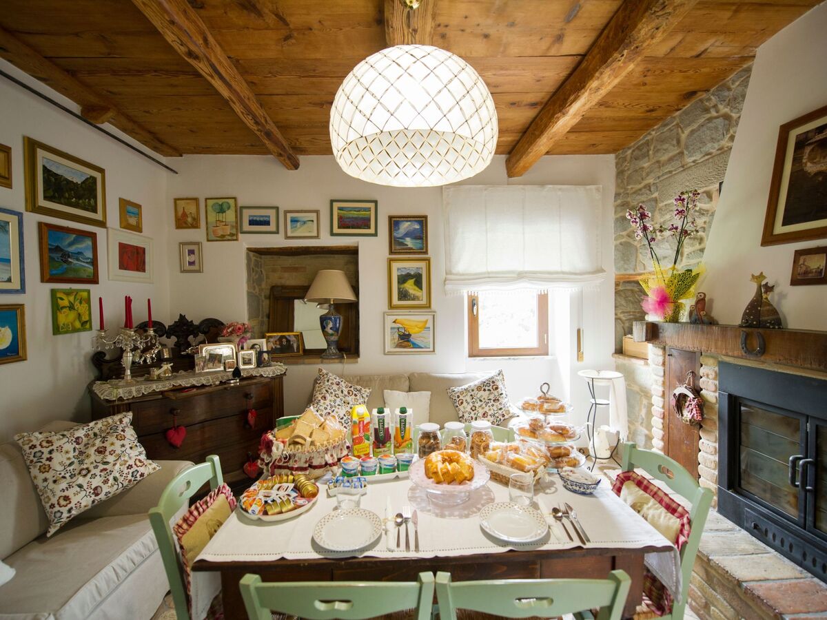 Flower Room à Roccafluvione, 25m² avec balcon - Photo 16