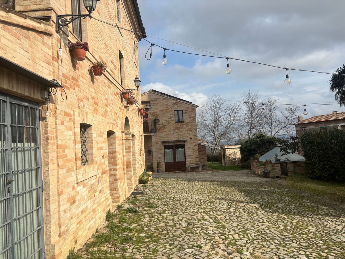 Appartement dans ferme restaurée, piscine – Marche - Photo 11