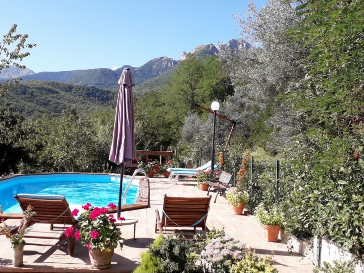 Maison 6 personnes avec piscine privée près des Sibillini - Photo 2