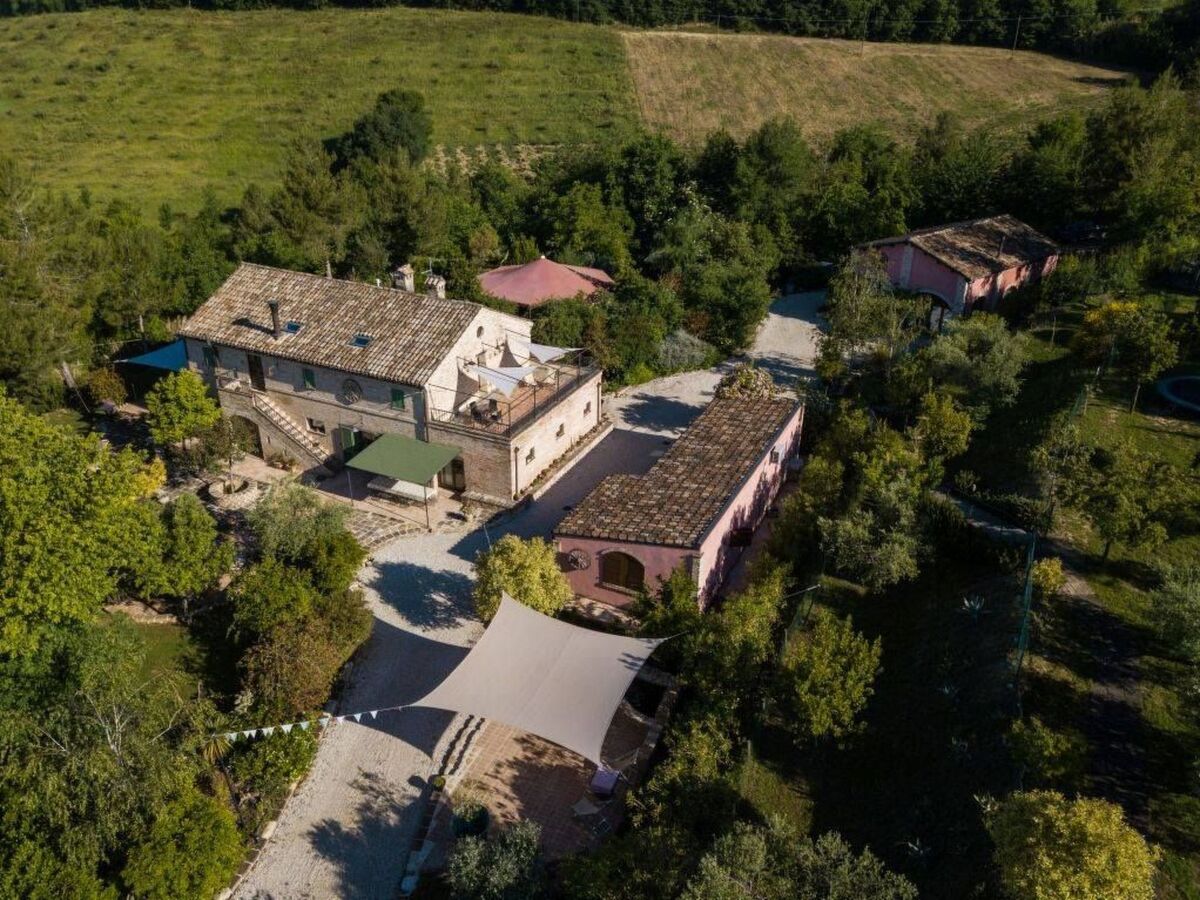 Villa 29 personnes, 13 chambres et piscine à Montelparo - Photo 1