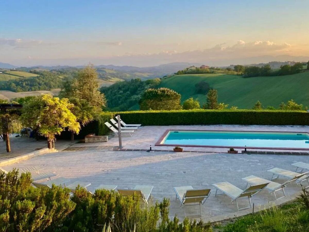 Villa 29 personnes, 13 chambres et piscine à Montelparo - Photo 2