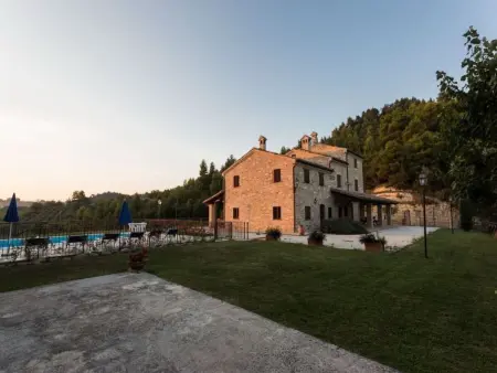 Villa Montelparo : 5 chambres, piscine et sentier privé : photo 6