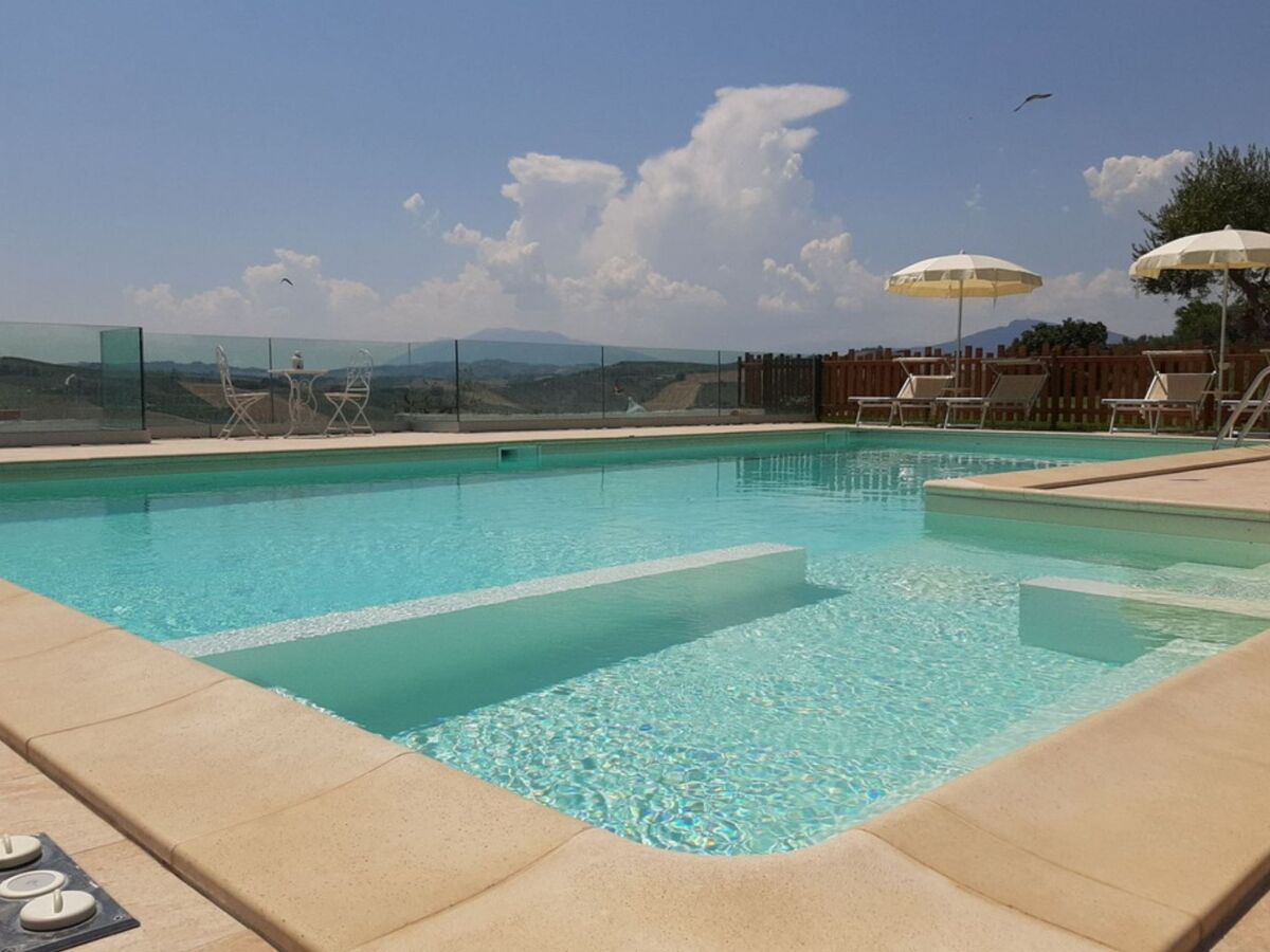 Villa Matilde à Carassai : 4 chambres, pool 9x4m, parc privé - Photo 5