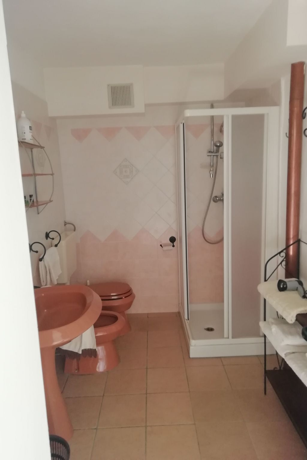 Studio avec alcôve à Cellino Attanasio, bain à remous - Photo 9