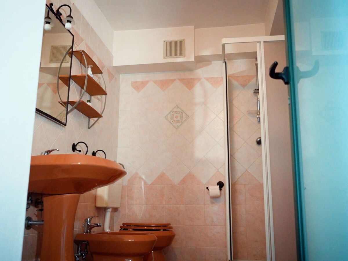 Studio avec alcôve à Cellino Attanasio, bain à remous - Photo 15
