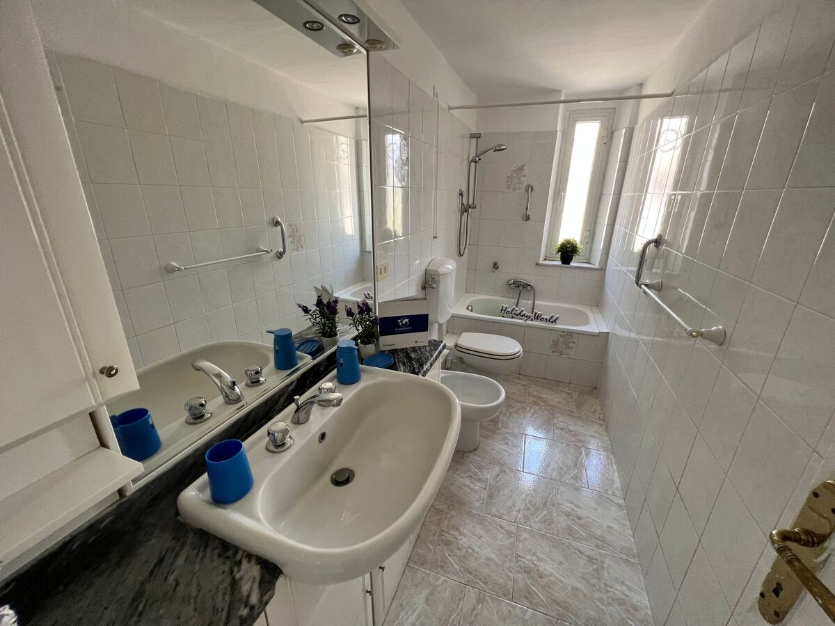 La Superba, appartement 6 pers. avec balcon à Genova - Photo 7