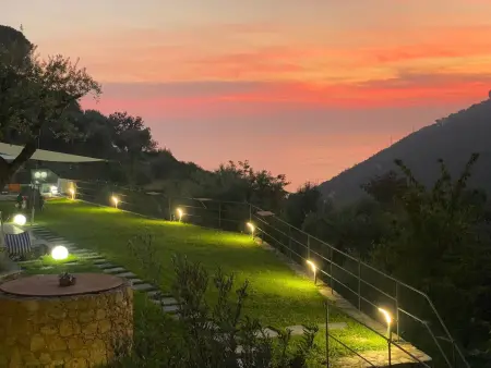 Villa avec piscine privée à Sori, 6 personnes : photo 8