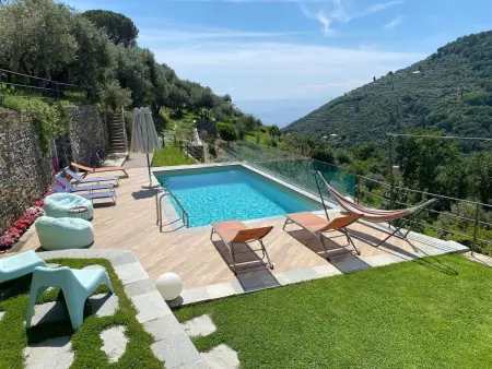 Villa avec piscine privée à Sori, 6 personnes : photo 24