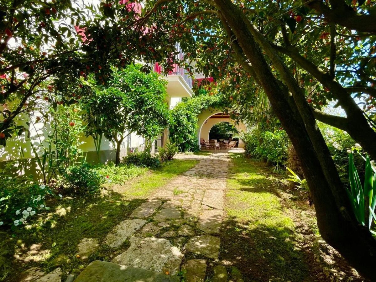 Villa Spenser Art Nouveau avec piscine et vue mer - Photo 9