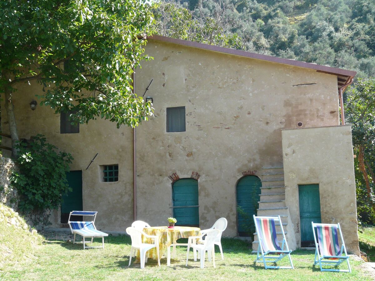 Graceland, maison de campagne à Camaiore avec jardin - Photo 6