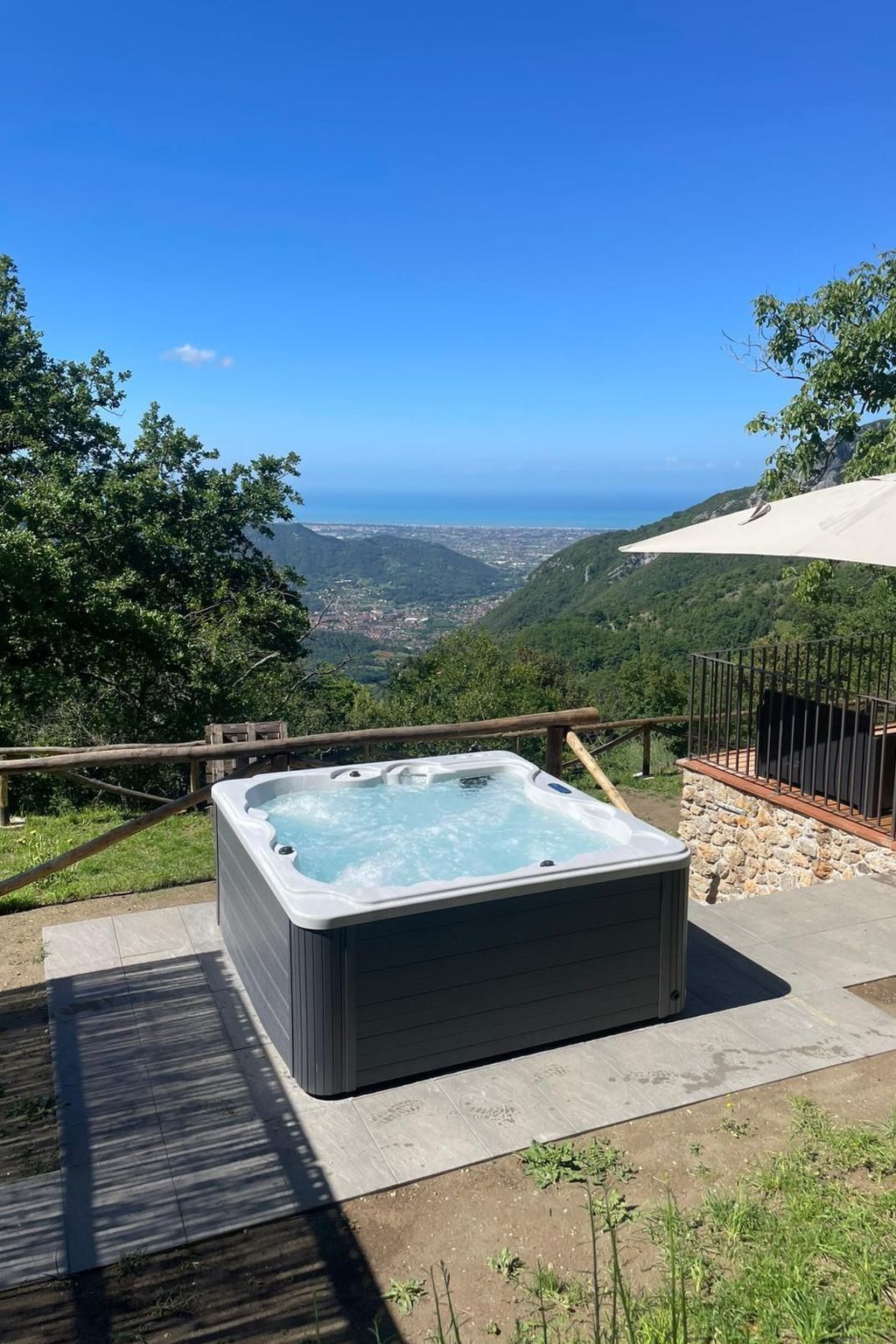 Rustico rénové en Toscane avec vue mer et jacuzzi - Photo 1