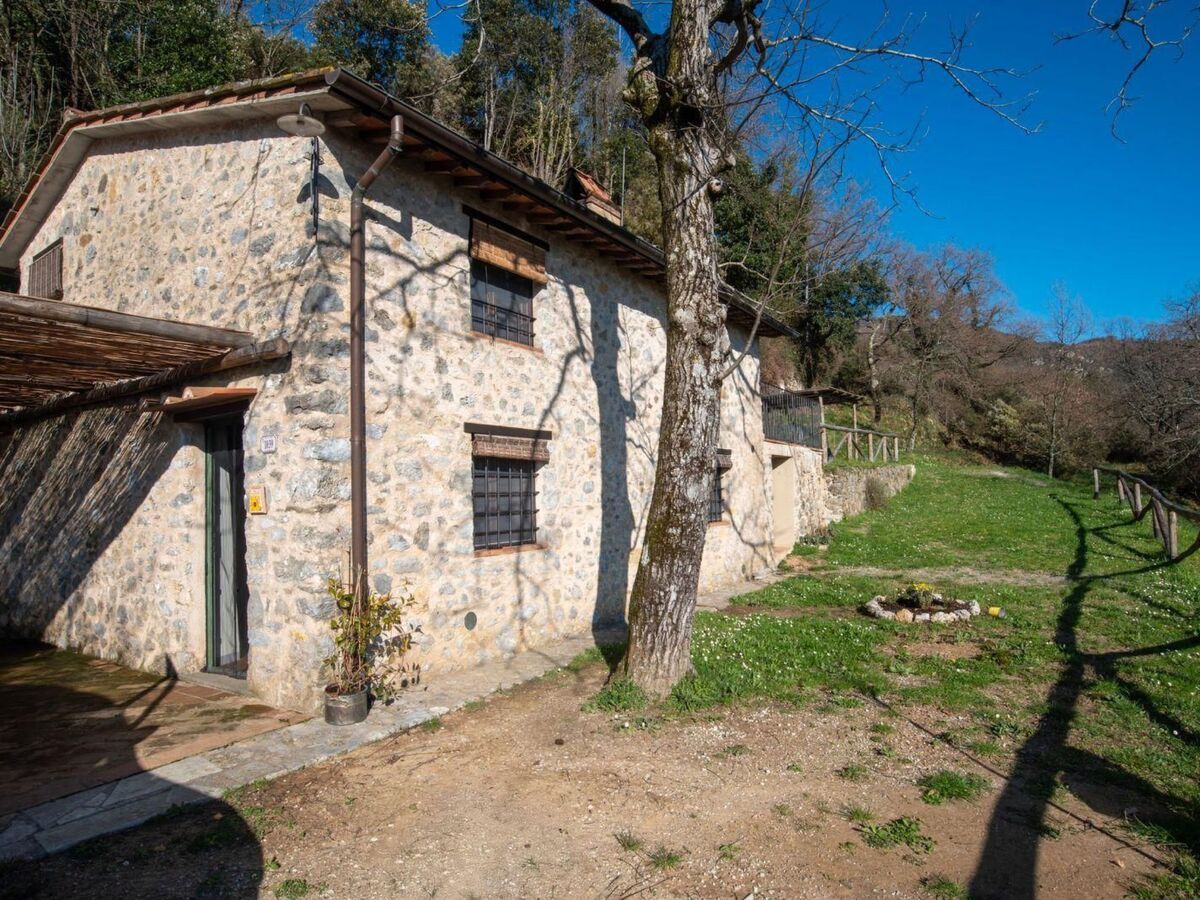 Rustico rénové en Toscane avec vue mer et jacuzzi - Photo 4