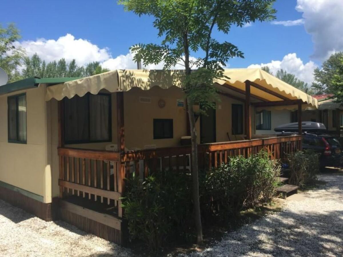 Mobil-home à Viareggio, 900m de la mer, piscine - Photo 8
