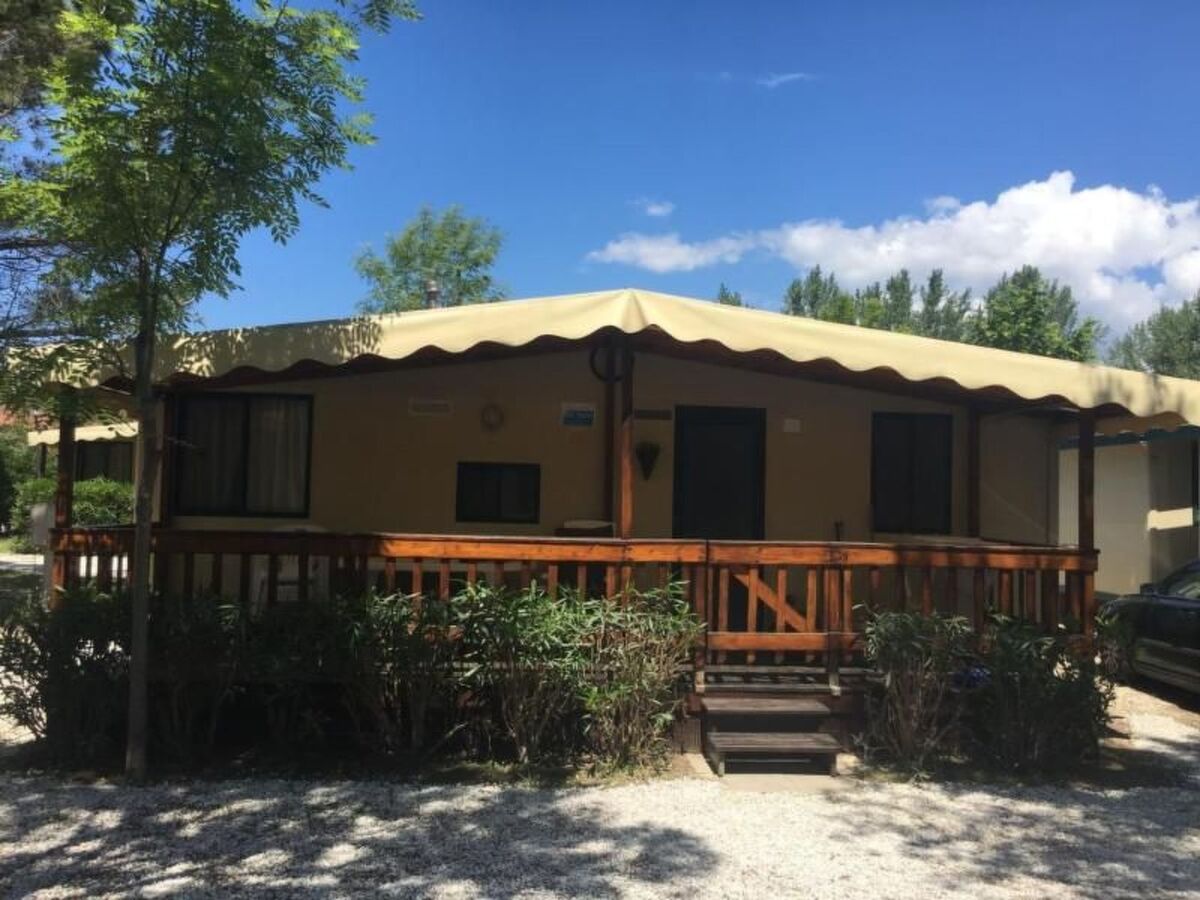 Mobil-home à Viareggio, 900m de la mer, piscine - Photo 9
