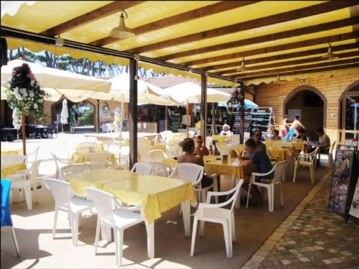 Mobil-home à Viareggio, 900m de la mer, piscine - Photo 15