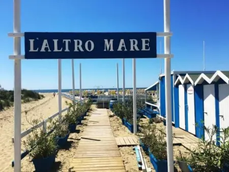 Mobil-home avec parking privé au camping, à Viareggio : photo 45