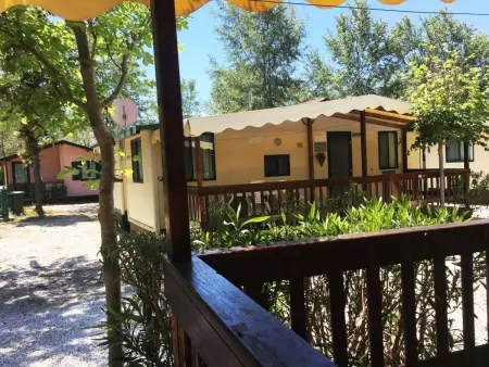 Mobilhome en camping au bord d'une réserve naturelle, près de Viareggio : photo 2