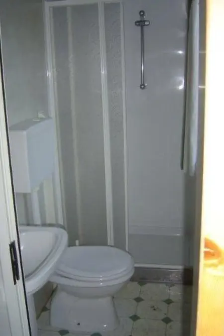 Mobilhome de luxe à 900 m de la mer, camping Viareggio : photo 8