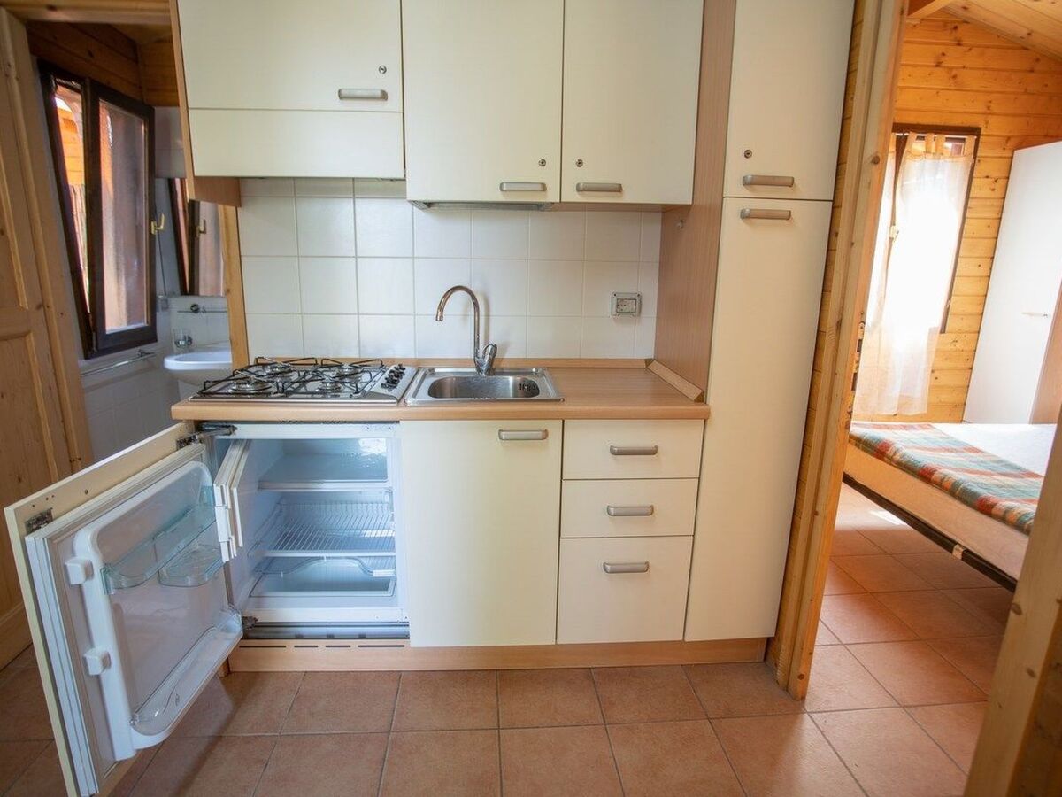 Bungalow en bois avec véranda, 800m de la plage - Photo 15